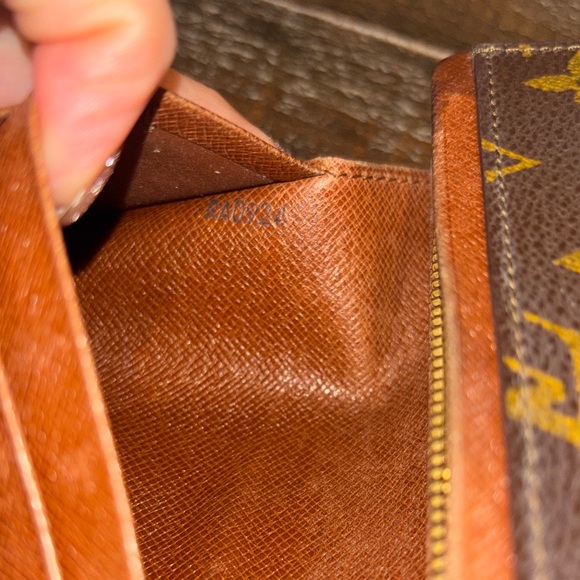 Louis Vuitton Vintage Monogram Wallet Authentic | 1994 - Picture 12 of 13